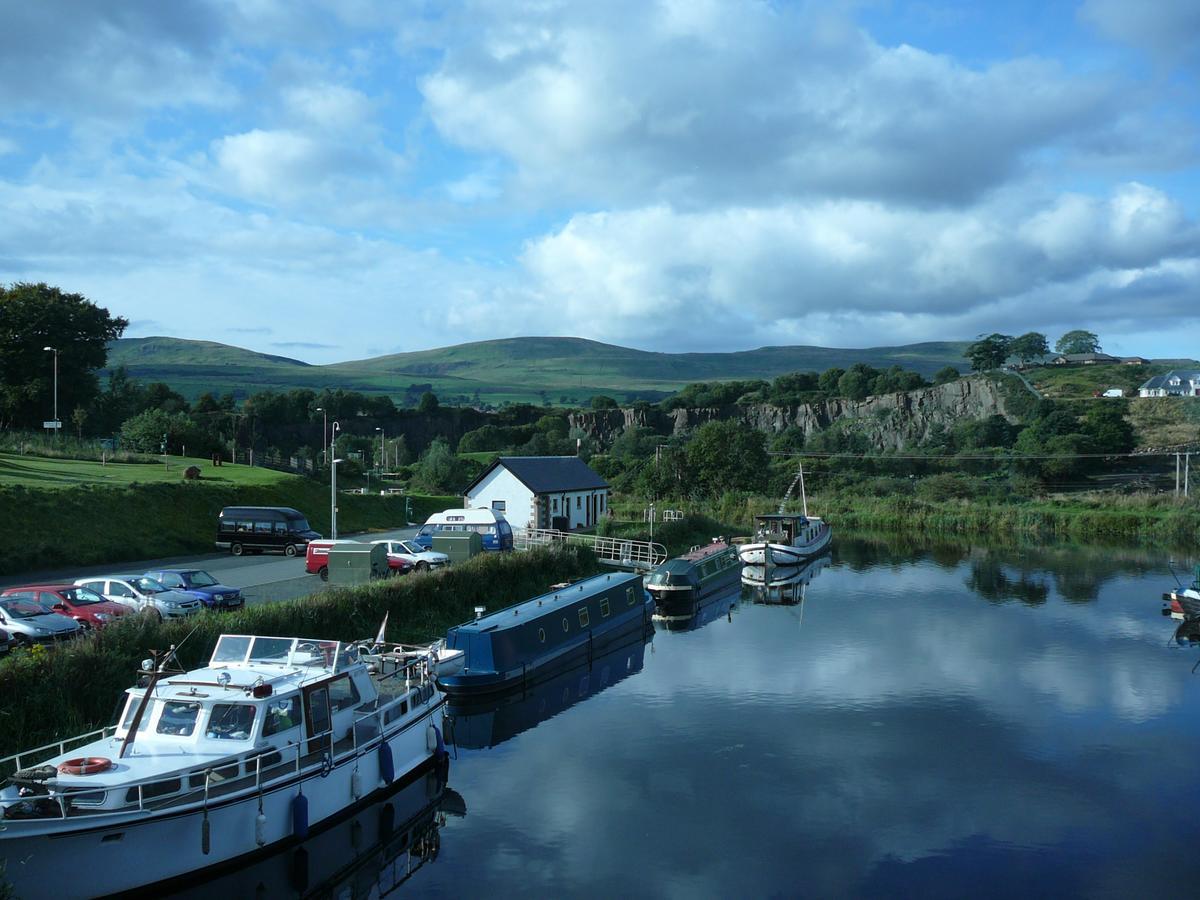 The Boat House Hotell Kilsyth Exteriör bild